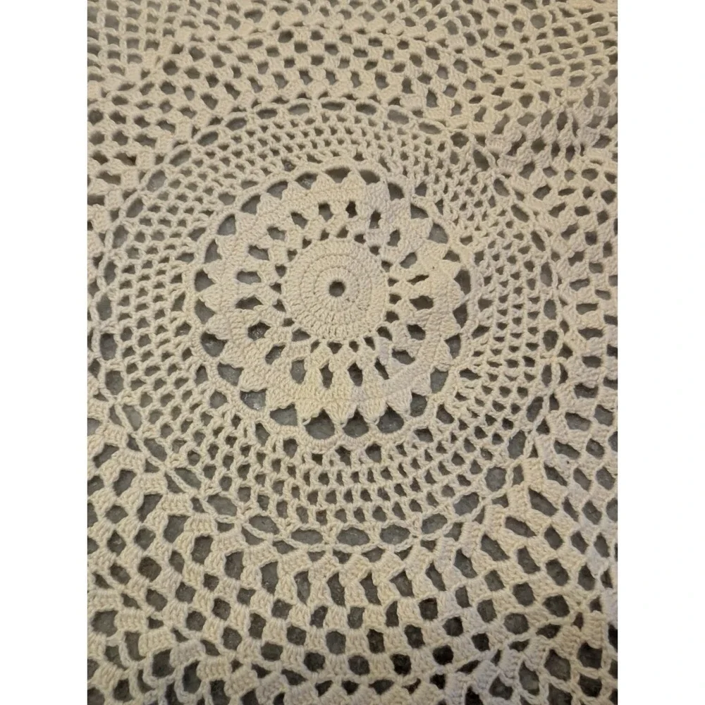 Vintage Cotton Round Table Topper Doilie 13